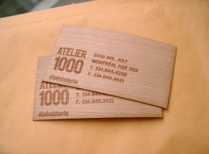 Cartes d'affaires en bois